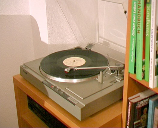 2002, Videostills aus "eine analytisch-poetische annäherung.part two.OLGA", 58'30'' Pal/stereo